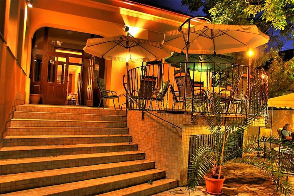קושיצה Hotel Rokoko מראה חיצוני תמונה