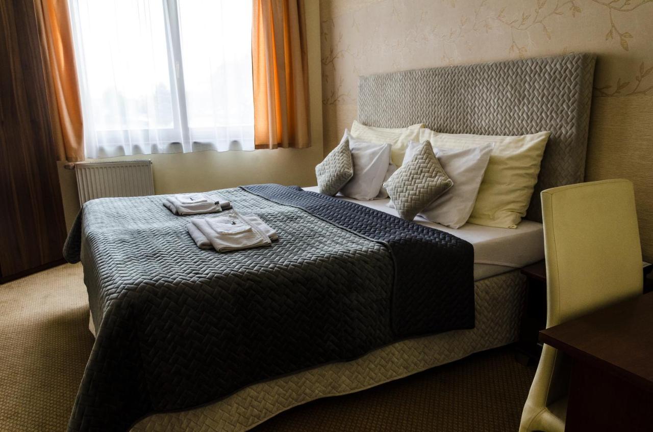 קושיצה Hotel Rokoko מראה חיצוני תמונה