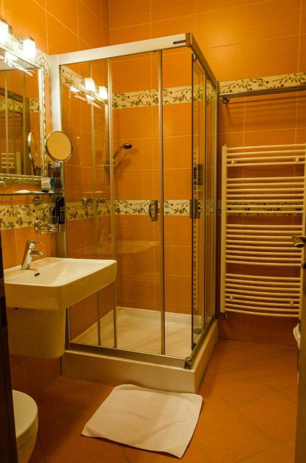 קושיצה Hotel Rokoko מראה חיצוני תמונה