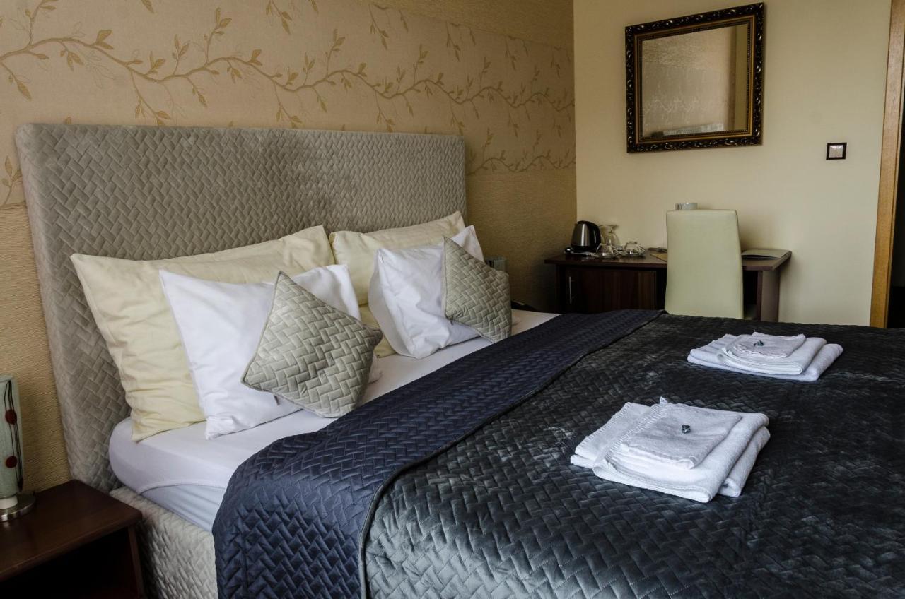 קושיצה Hotel Rokoko מראה חיצוני תמונה
