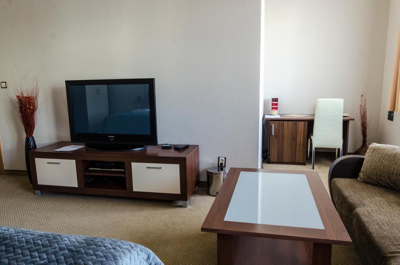 קושיצה Hotel Rokoko מראה חיצוני תמונה